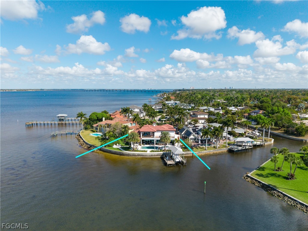 911 Aqua LN