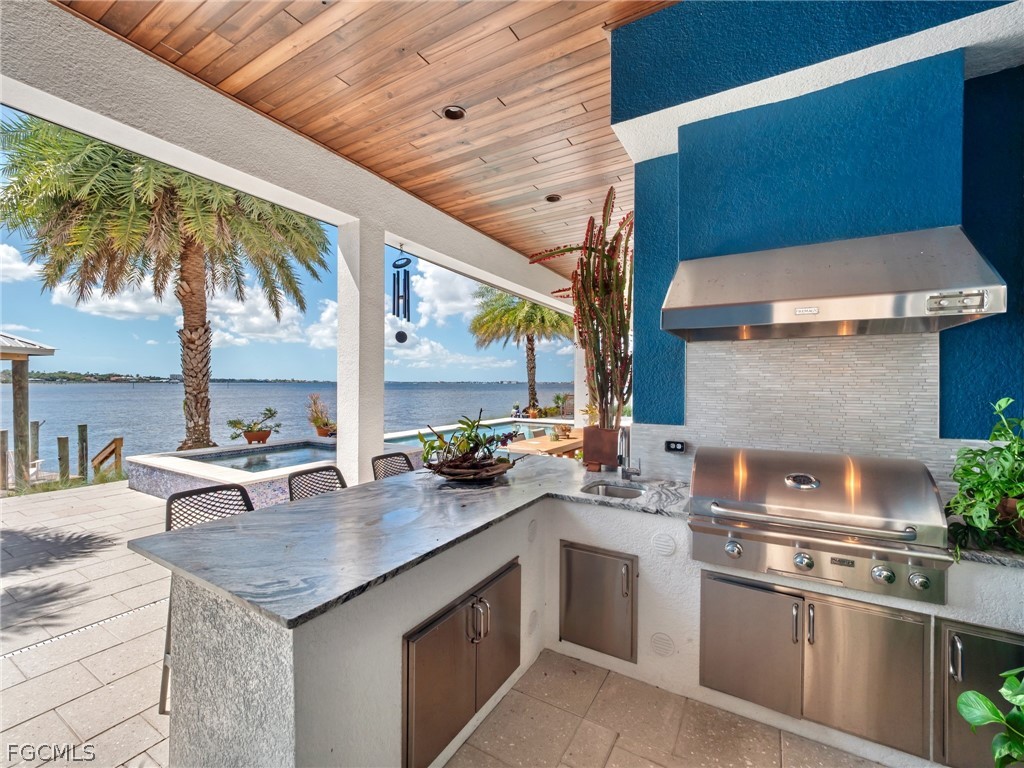 911 Aqua LN