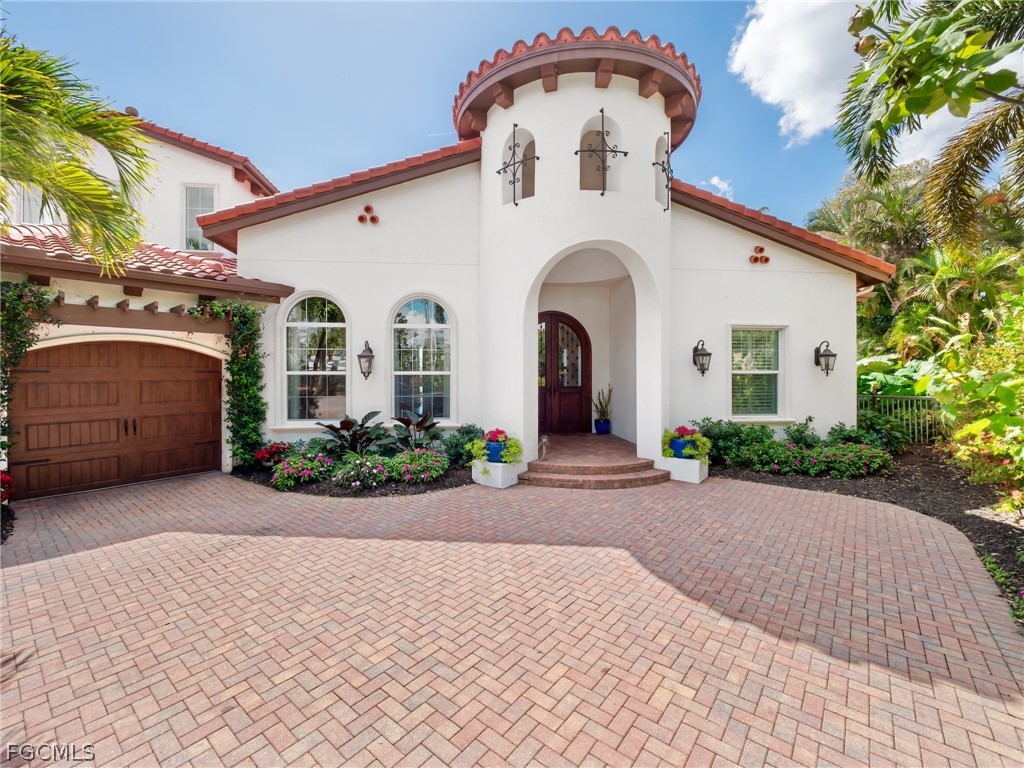 911 Aqua LN