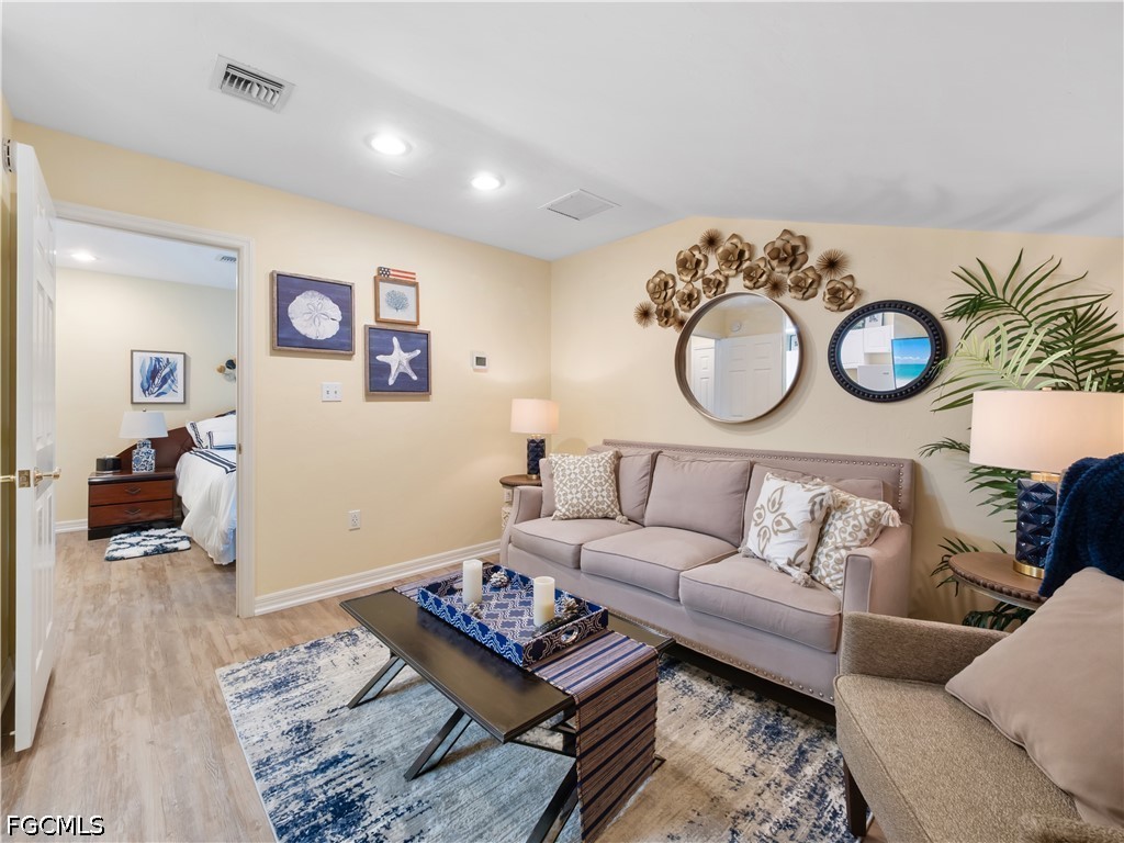13580 Brynwood LN
