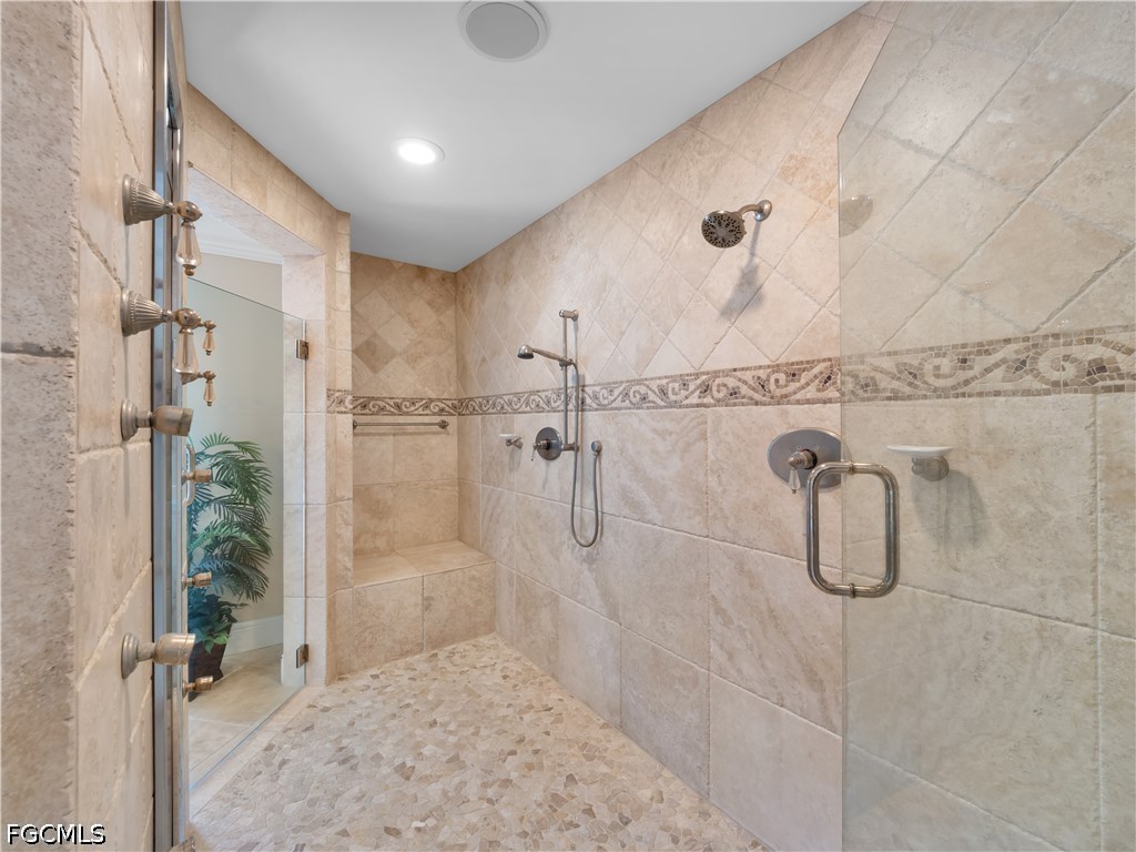 13580 Brynwood LN