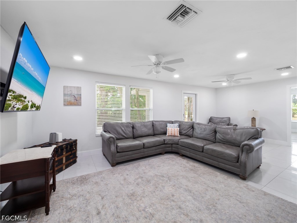 19481/483 S River RD