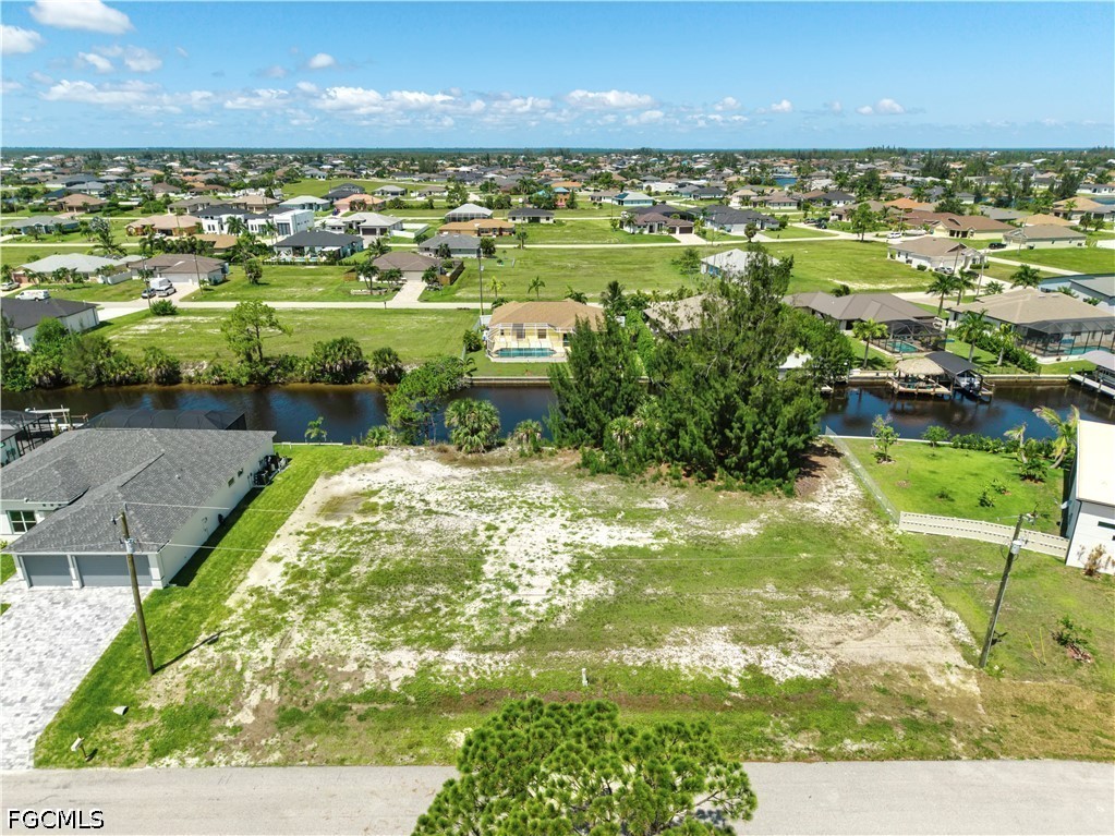 2022 NW 32nd PL