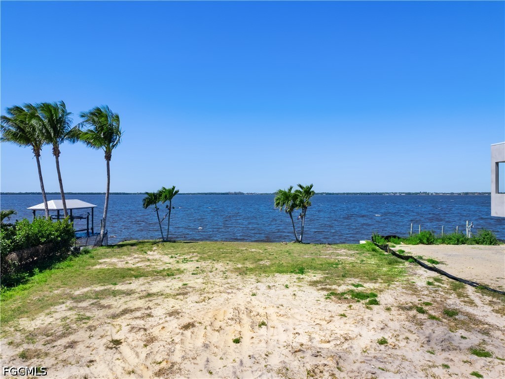 1204 Alhambra DR