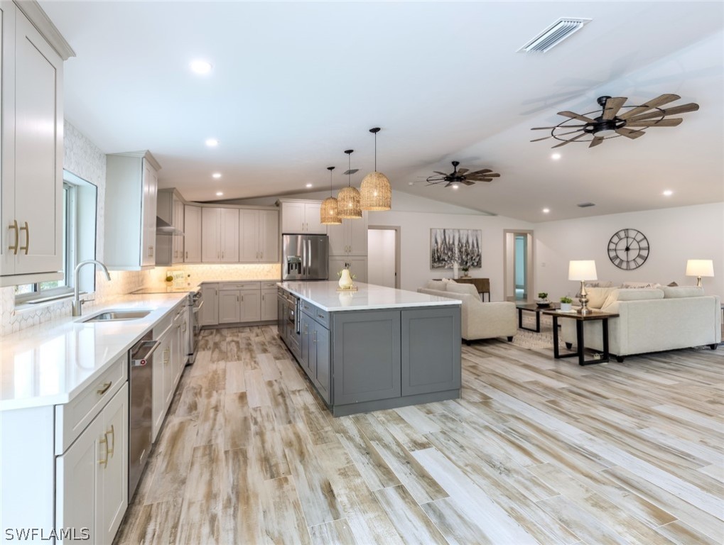13582 Pine Villa LN
