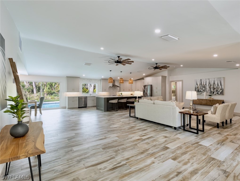 13582 Pine Villa LN