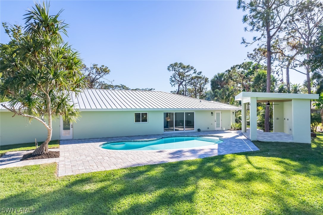 13582 Pine Villa LN