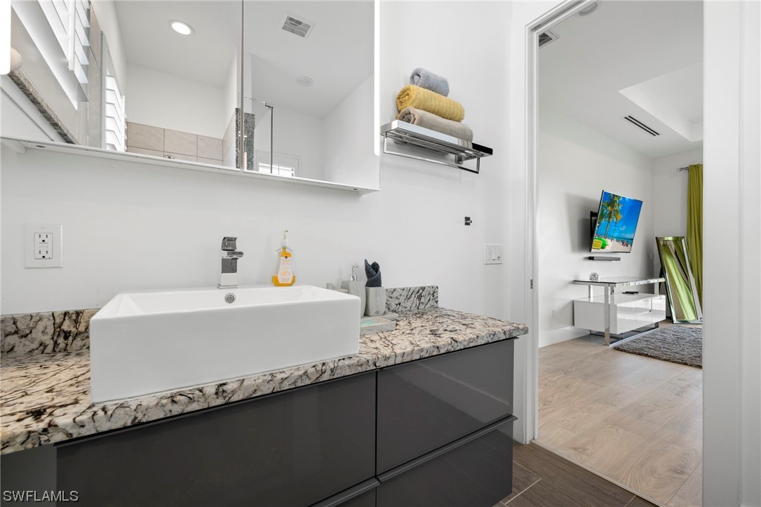 2416 SW 49th TER
