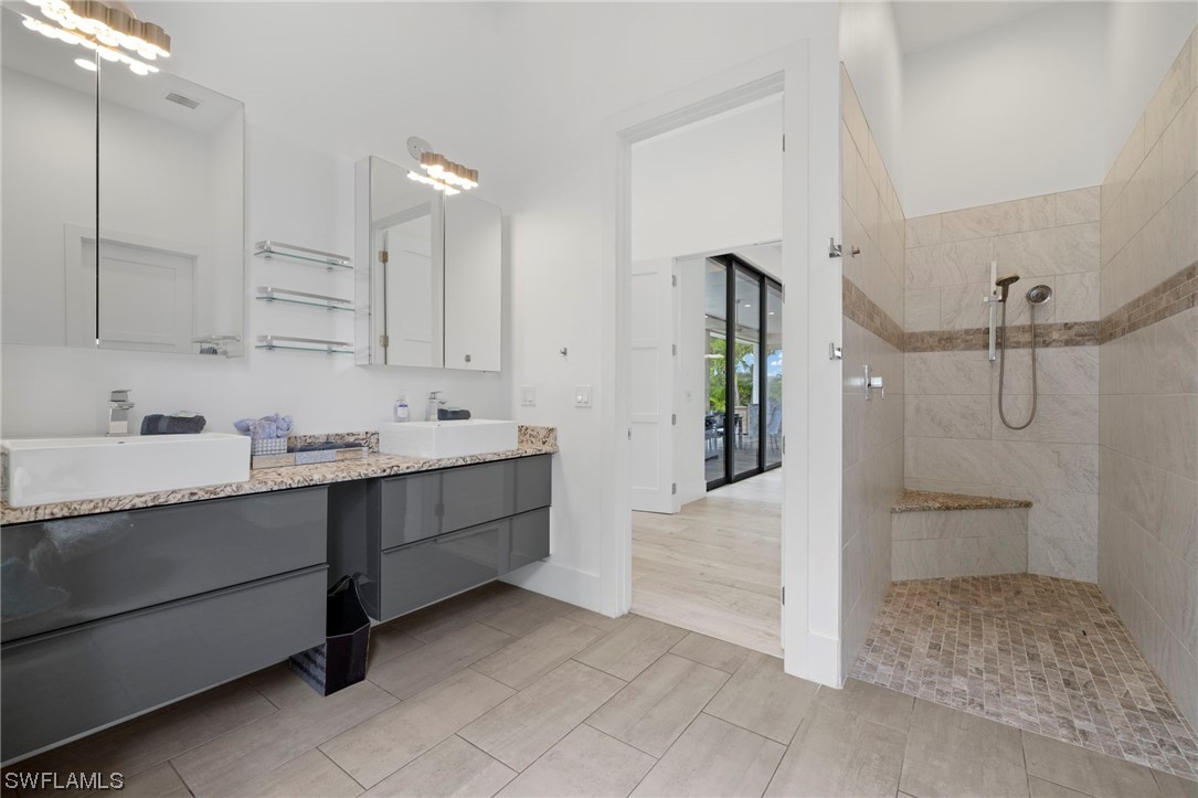 2416 SW 49th TER