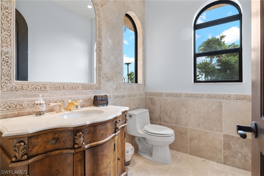 15557 Captiva DR