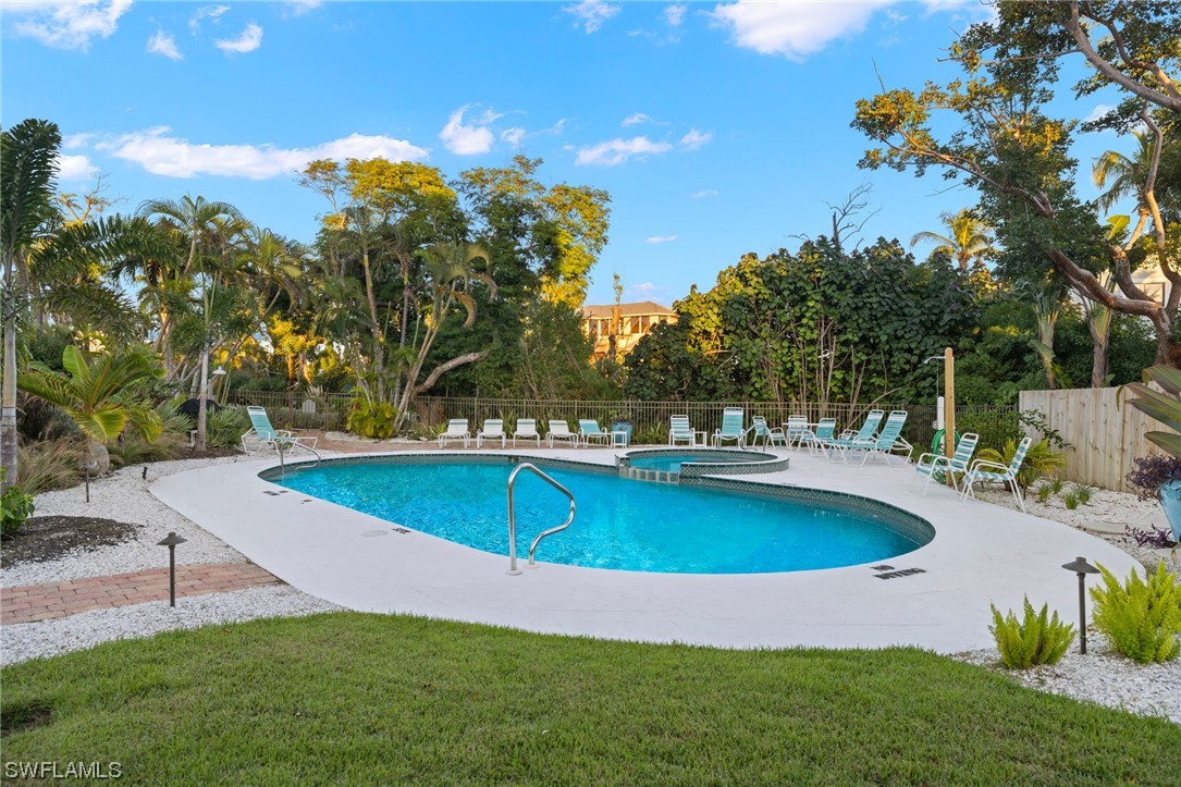 15557 Captiva DR