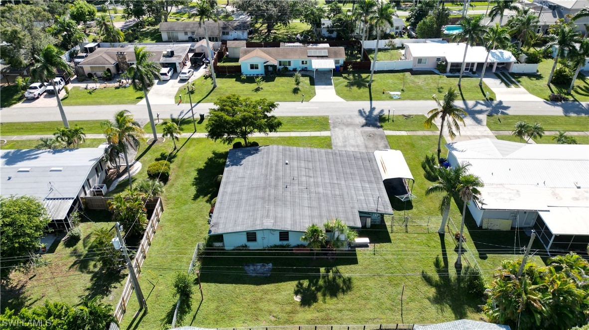 1533 Maravilla AVE