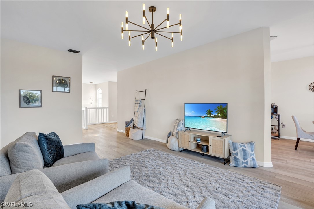11251 Jacana CT 1904
