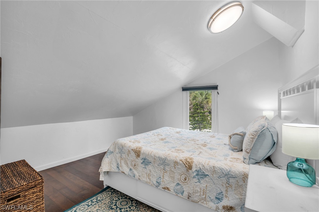 1220 Junonia ST B2