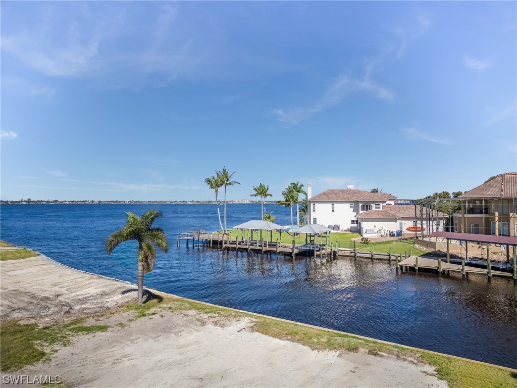807 Cypress Lake CIR