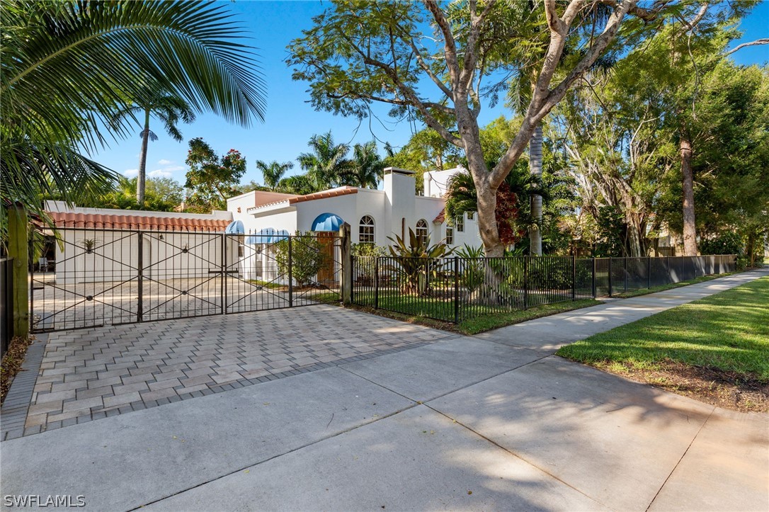 1326 Cordova AVE