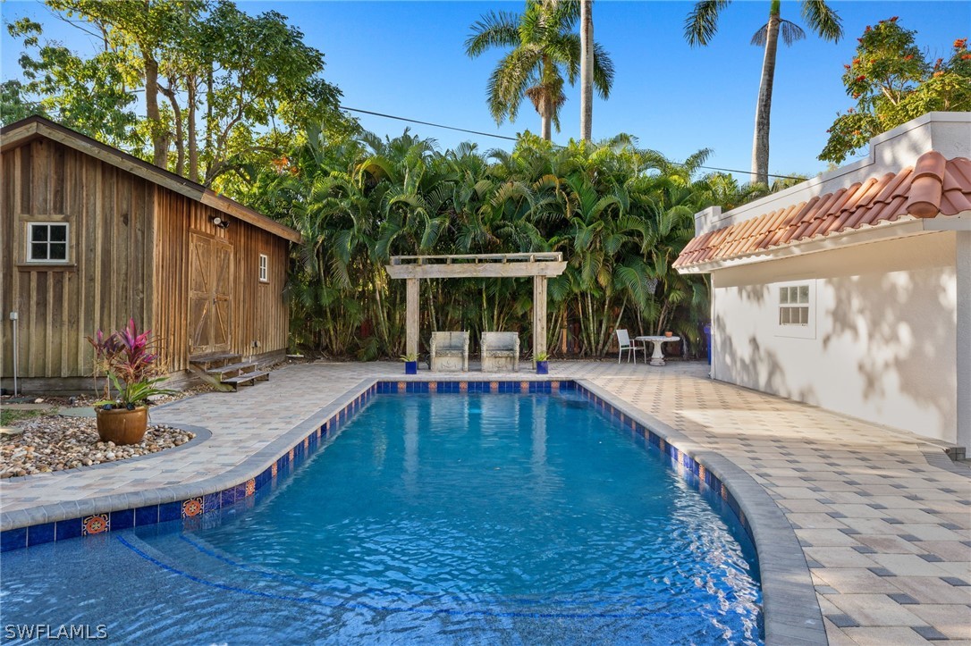 1326 Cordova AVE