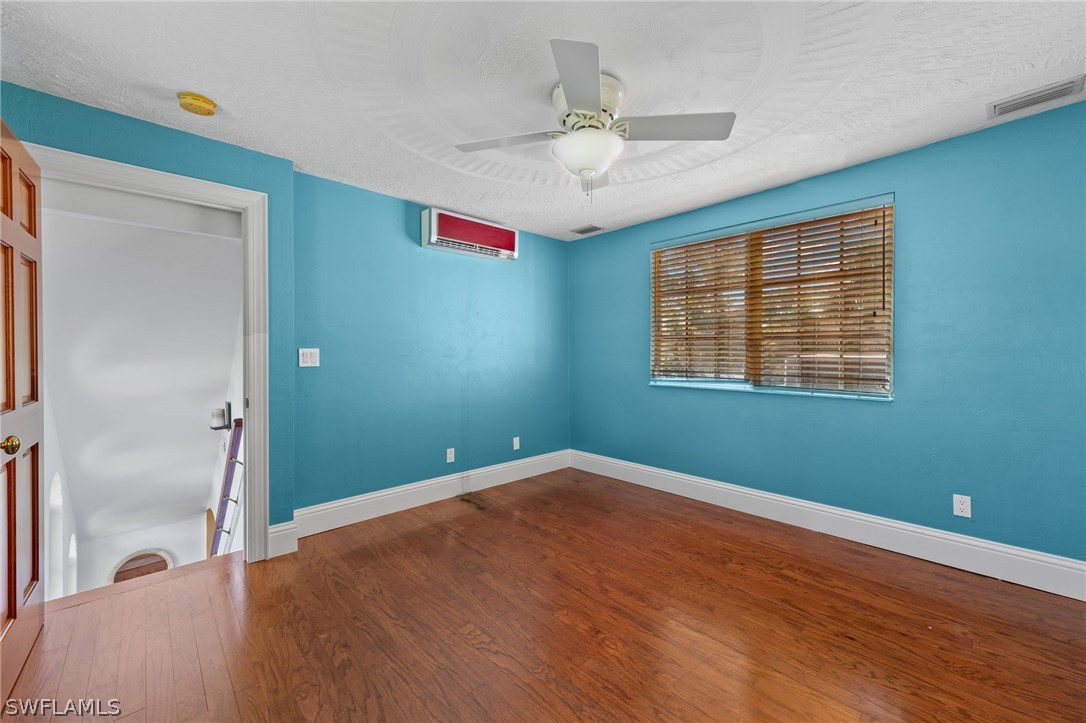 1326 Cordova AVE