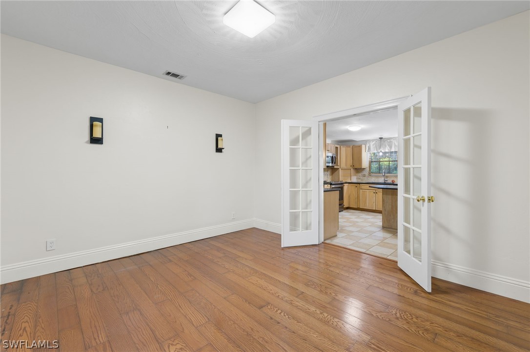 1326 Cordova AVE