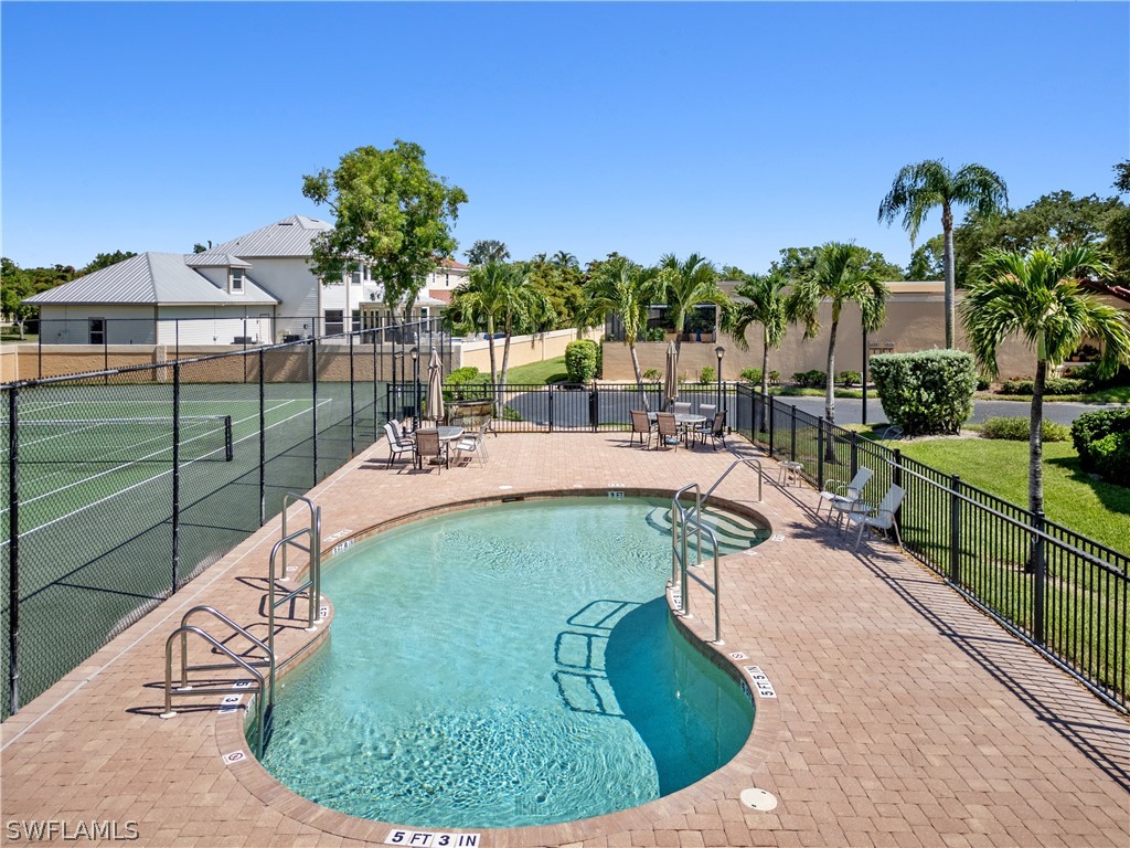 1437 Larkspur DR