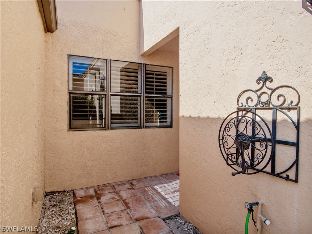 1437 Larkspur DR