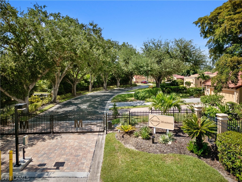 1437 Larkspur DR