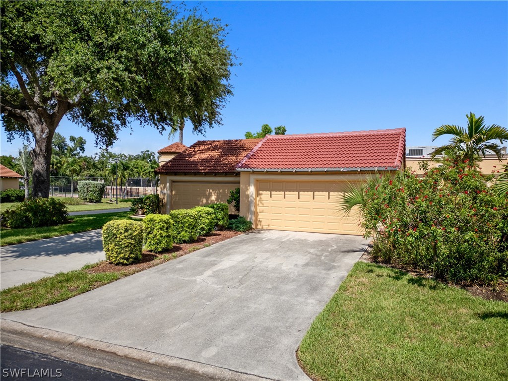 1437 Larkspur DR