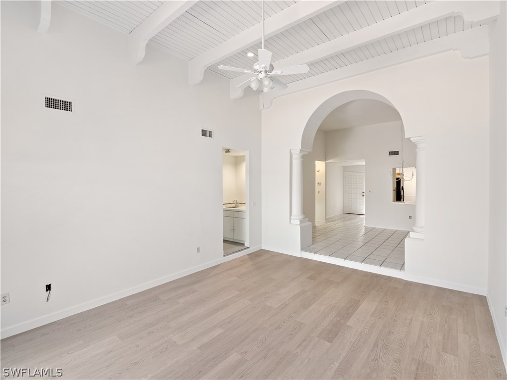 1437 Larkspur DR