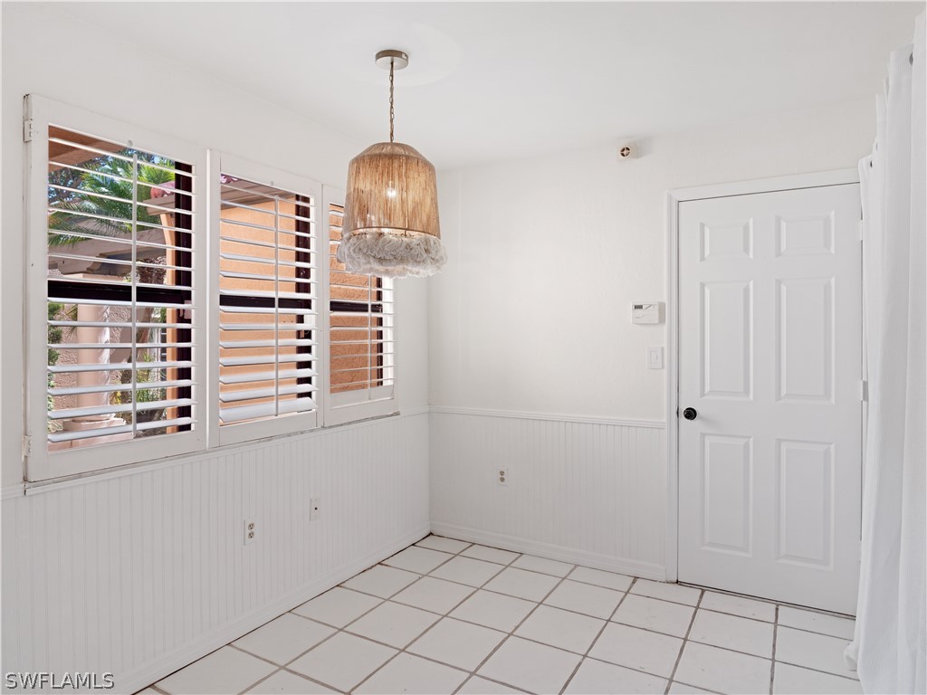 1437 Larkspur DR