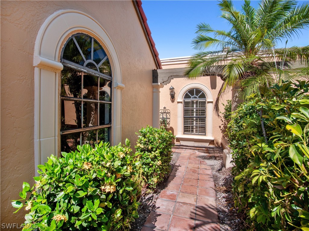 1437 Larkspur DR