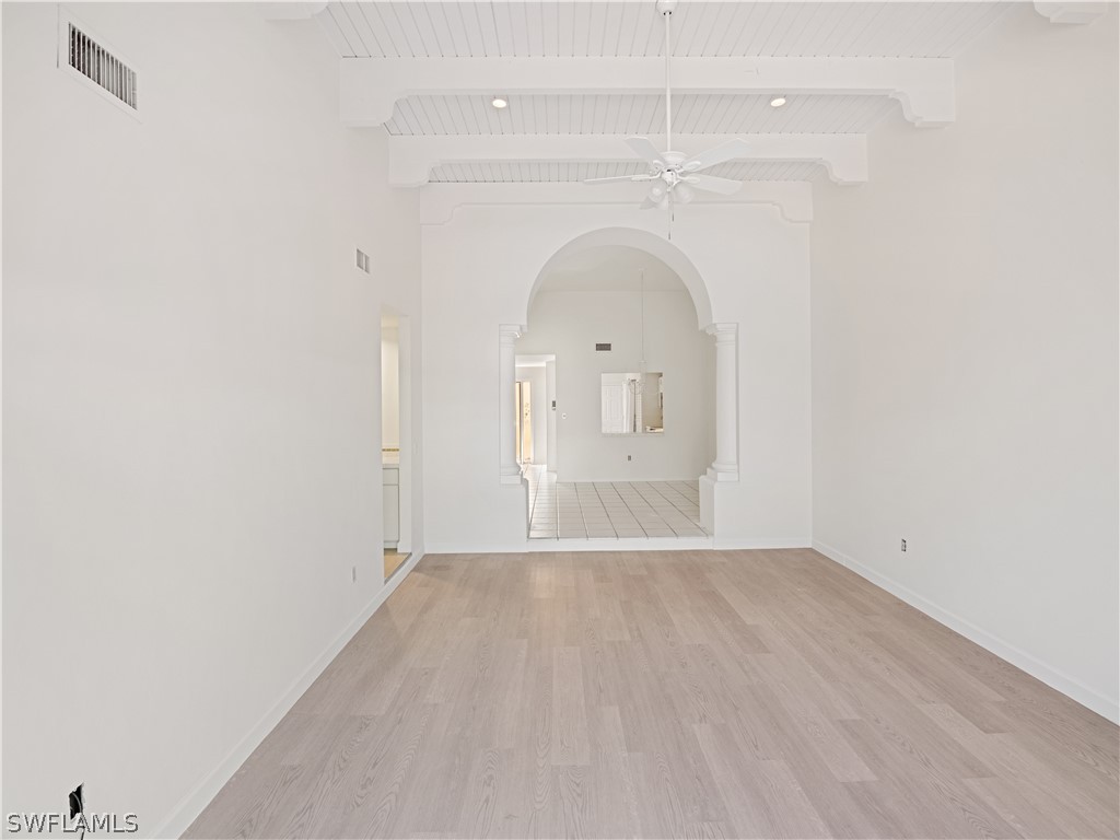 1437 Larkspur DR