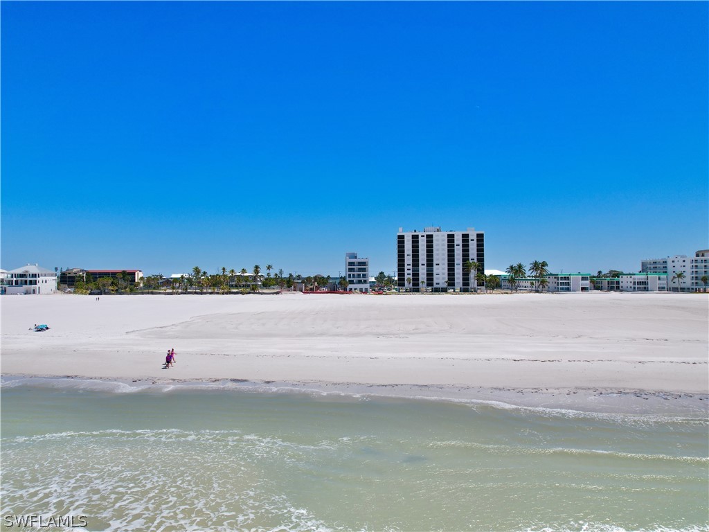 6230 Estero BLVD 302