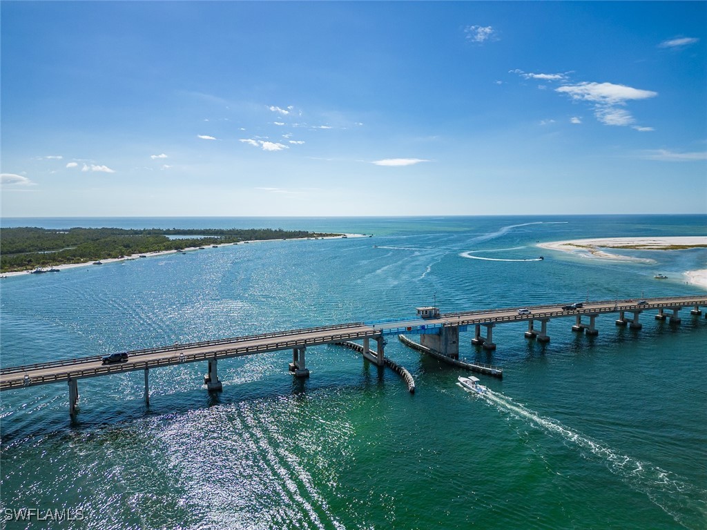 6230 Estero BLVD 401