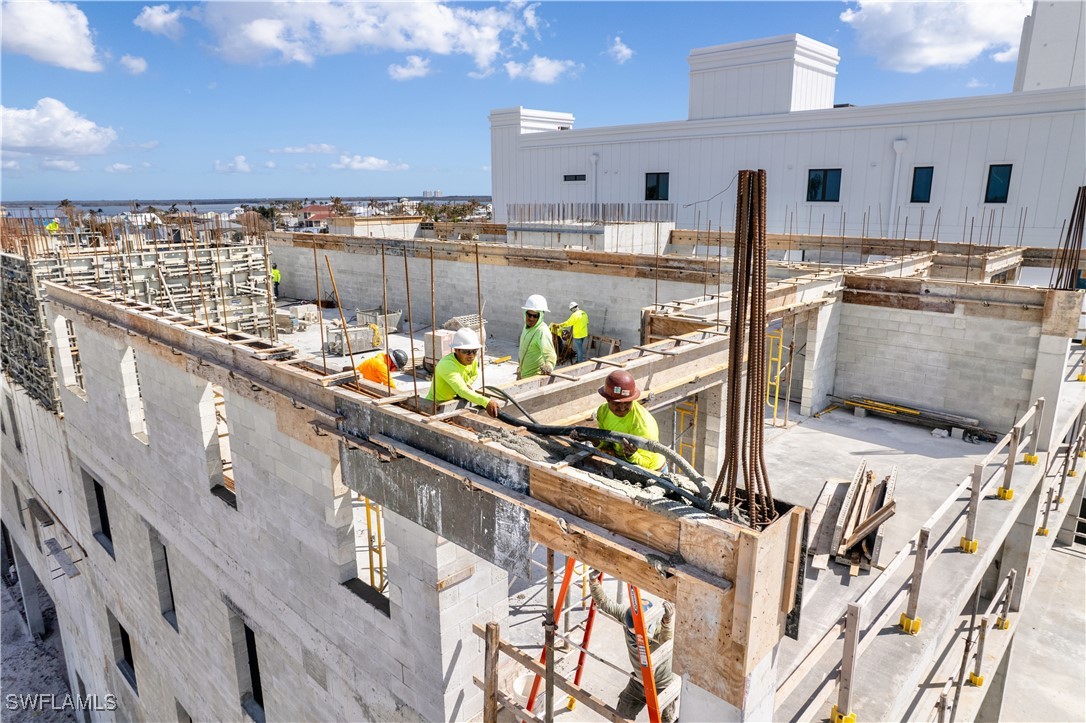 6230 Estero BLVD 401