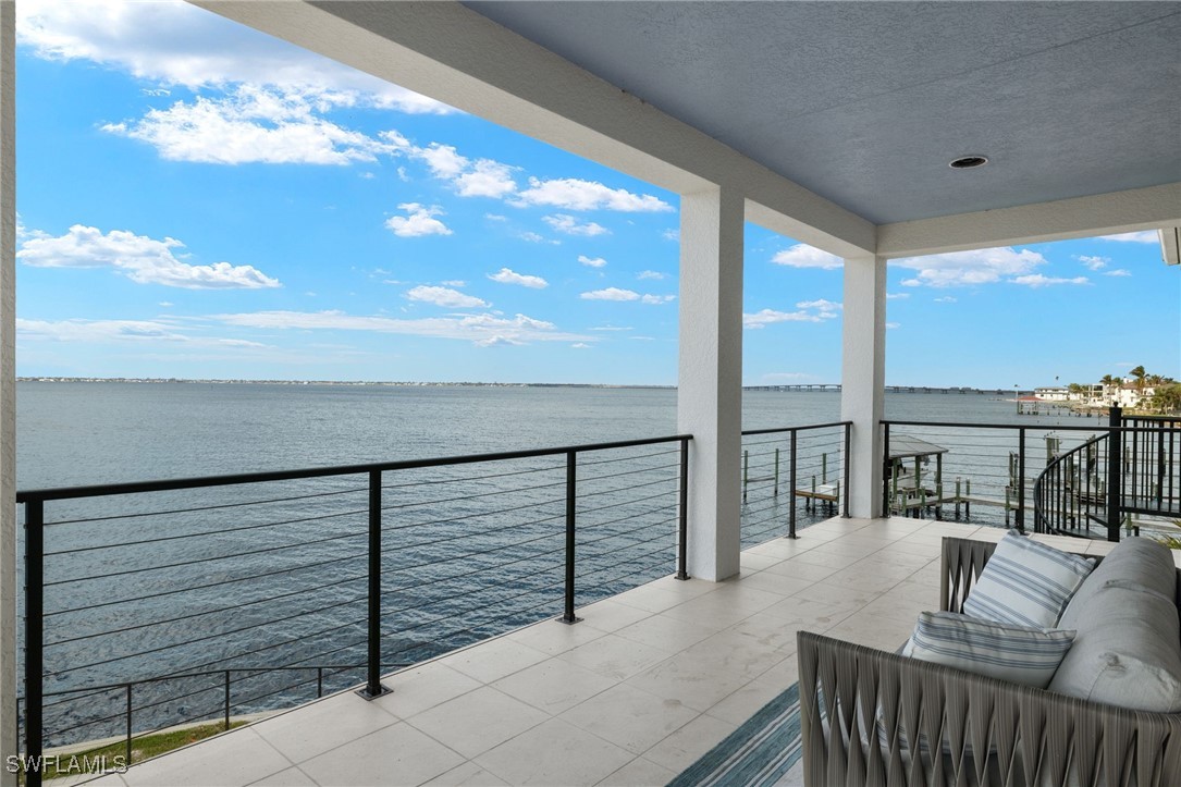 951 Aqua LN