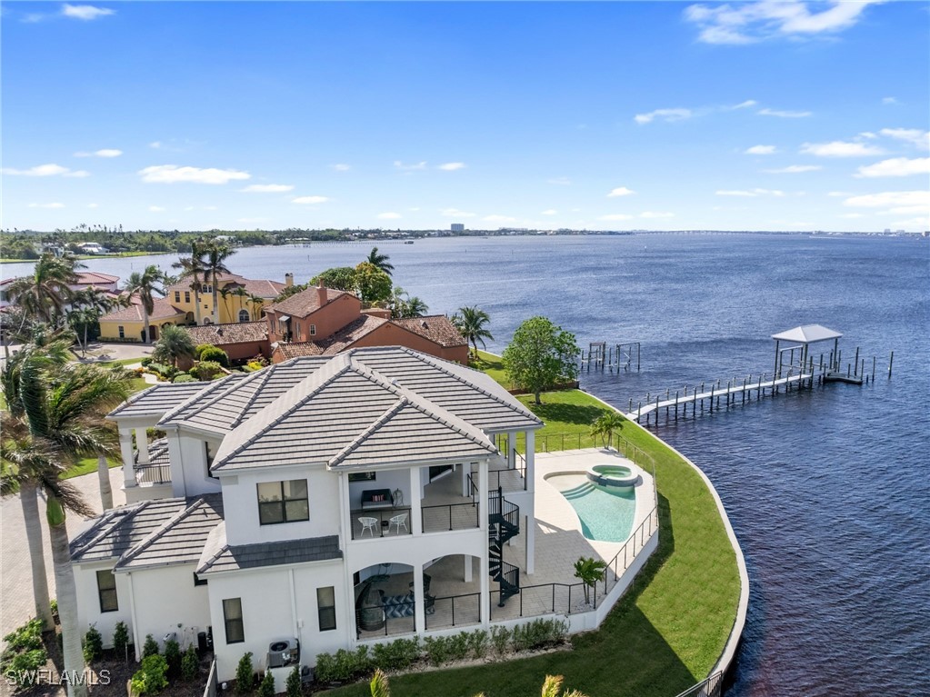951 Aqua LN