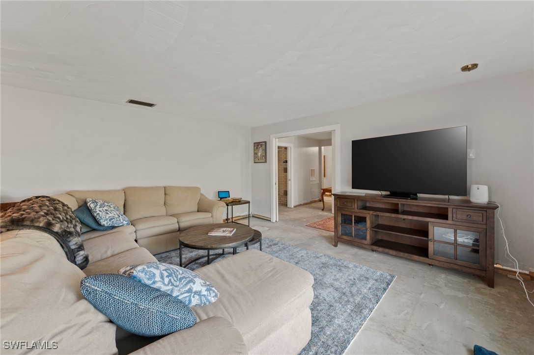 5621 Natoma DR