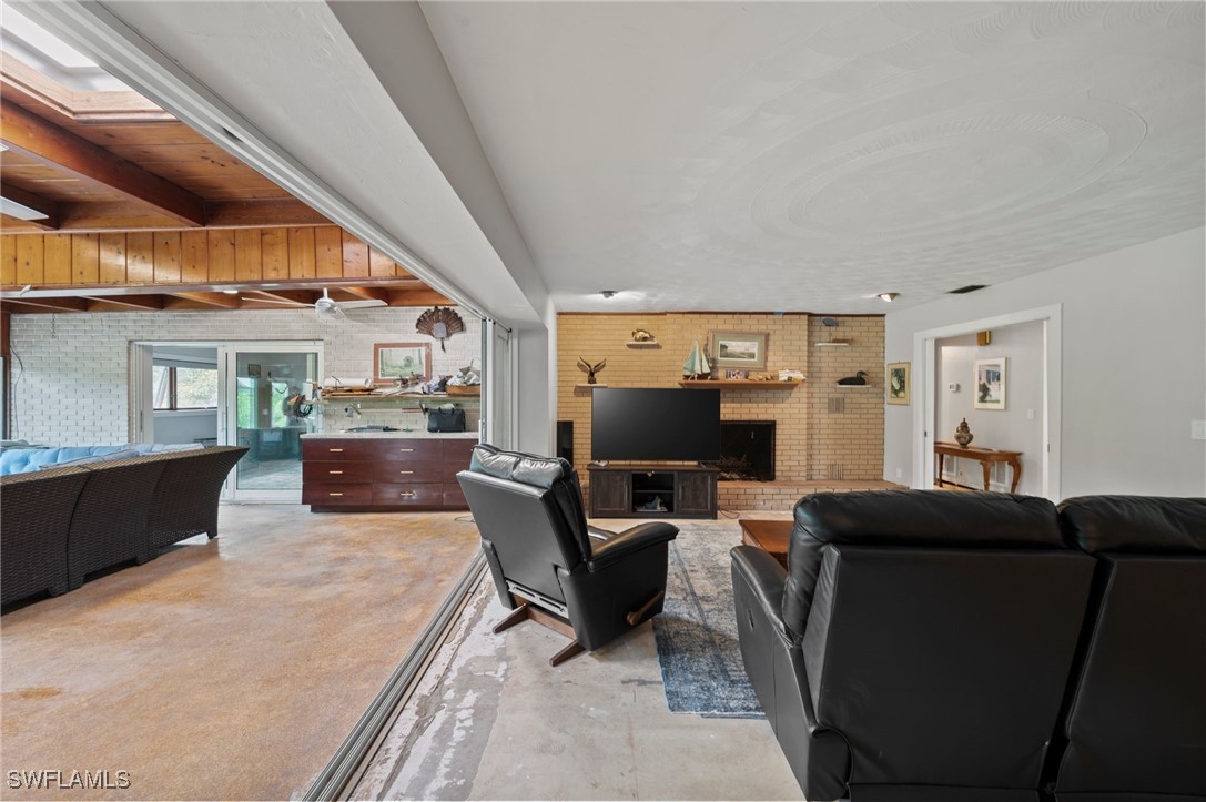 5621 Natoma DR