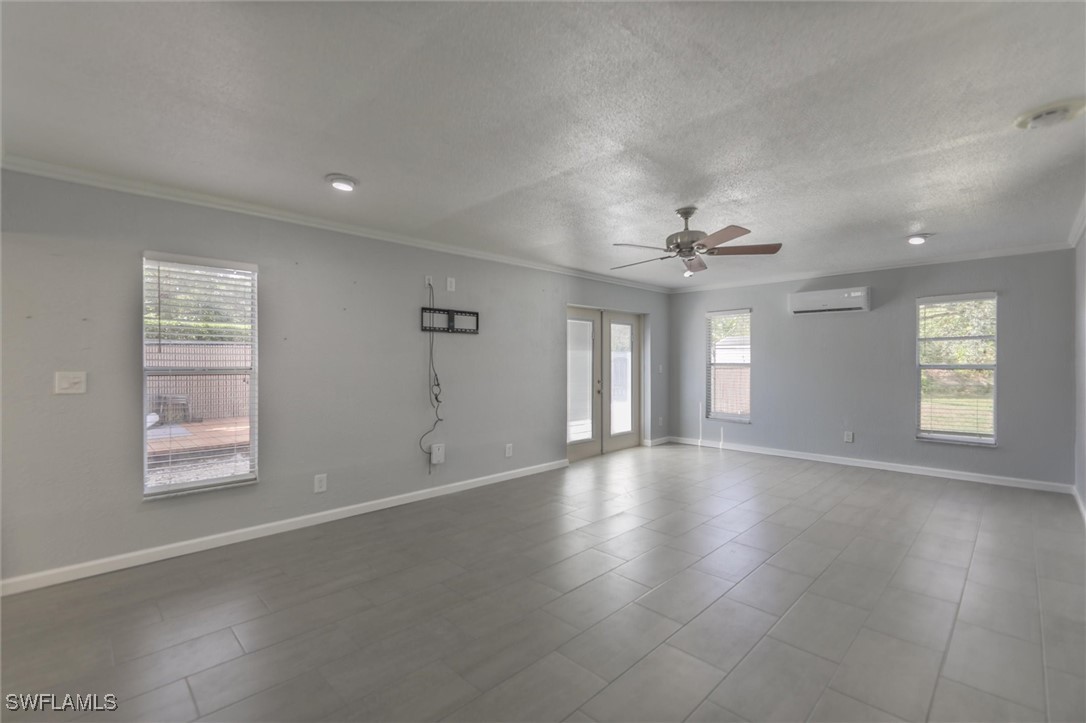 698 Muscogee DR