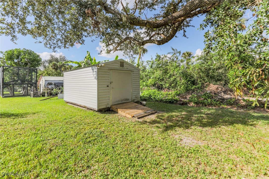 698 Muscogee DR