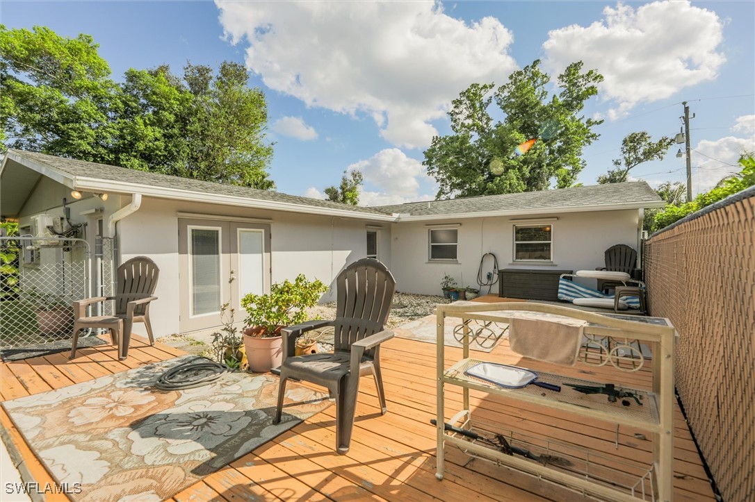 698 Muscogee DR