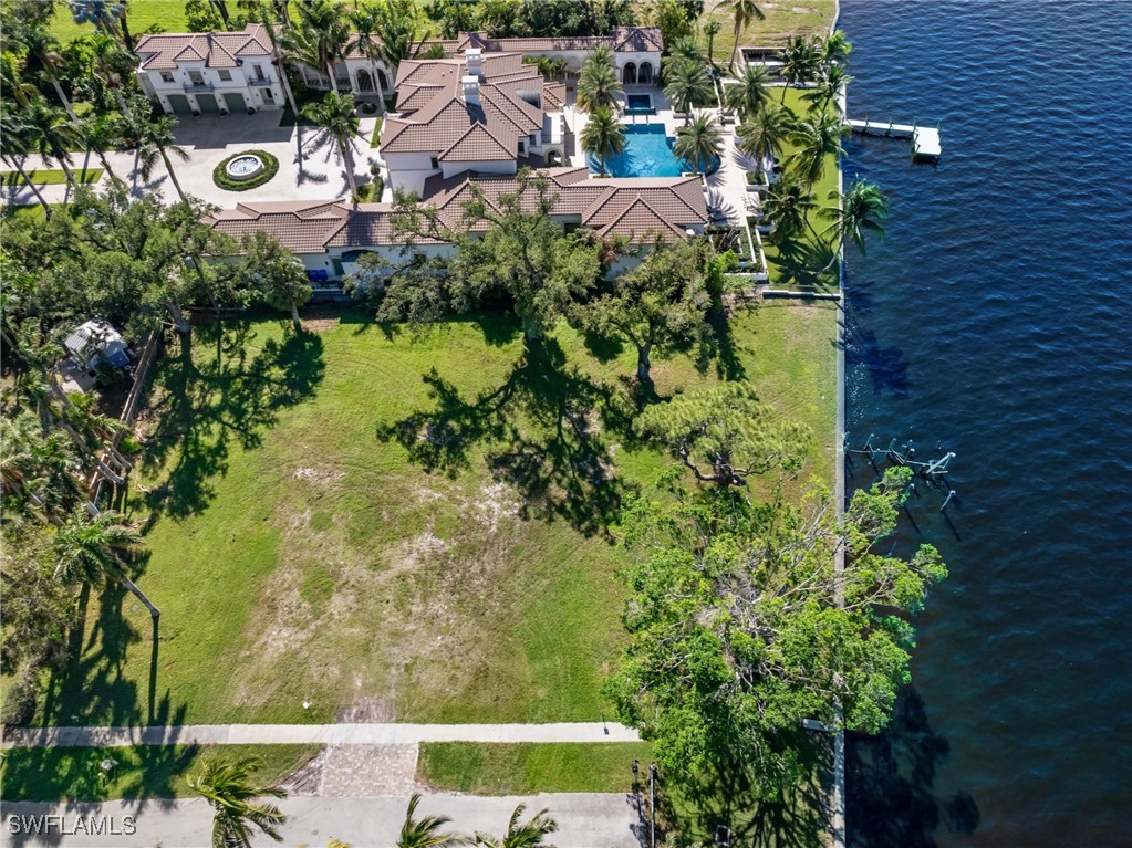 1212 Coconut DR