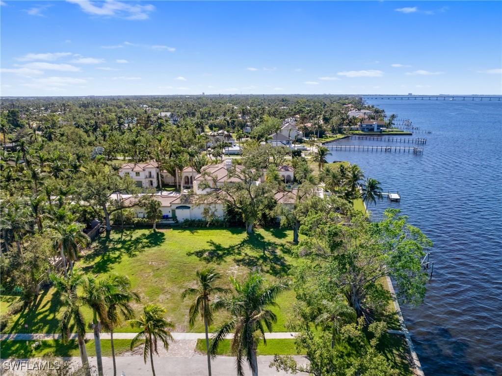 1212 Coconut DR