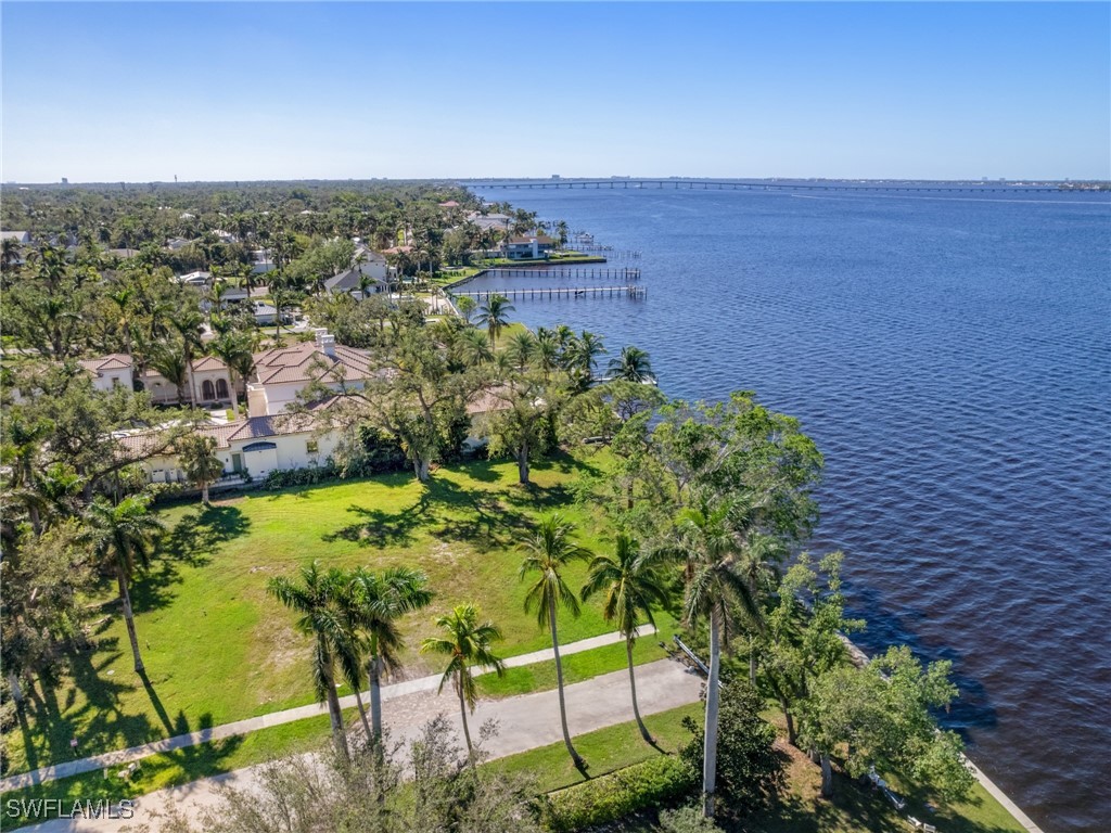 1212 Coconut DR