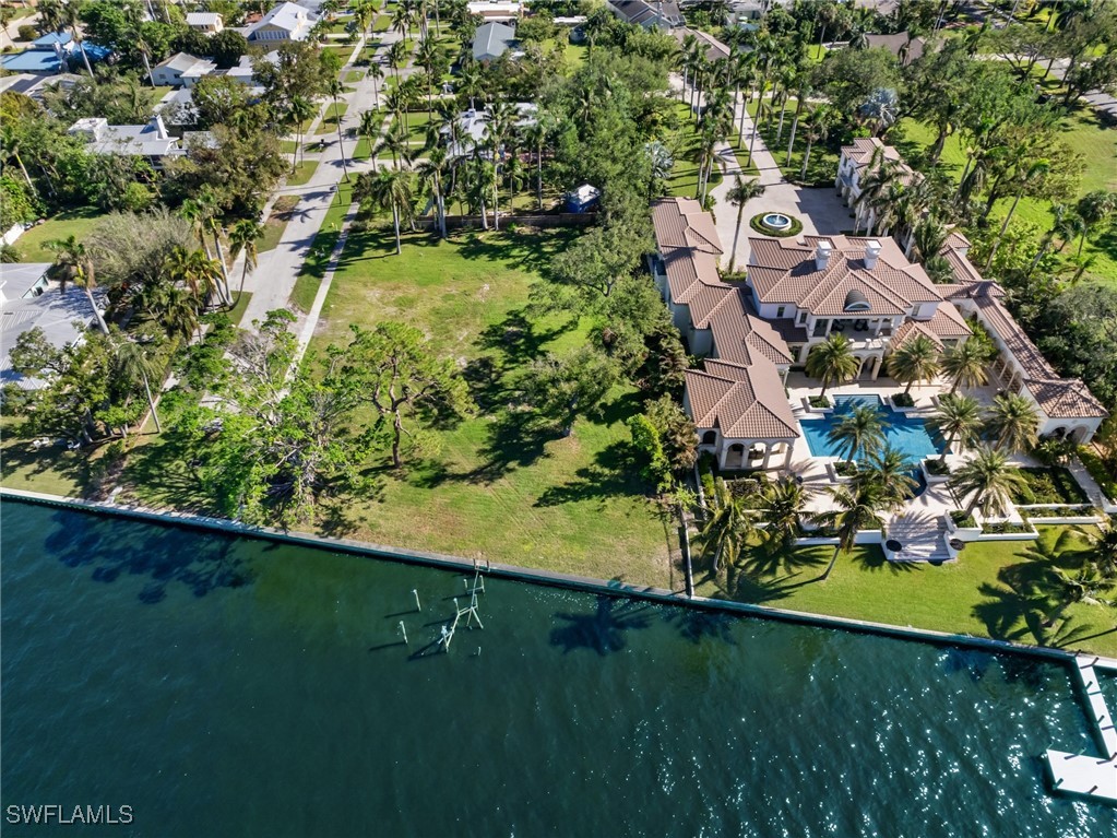 1212 Coconut DR