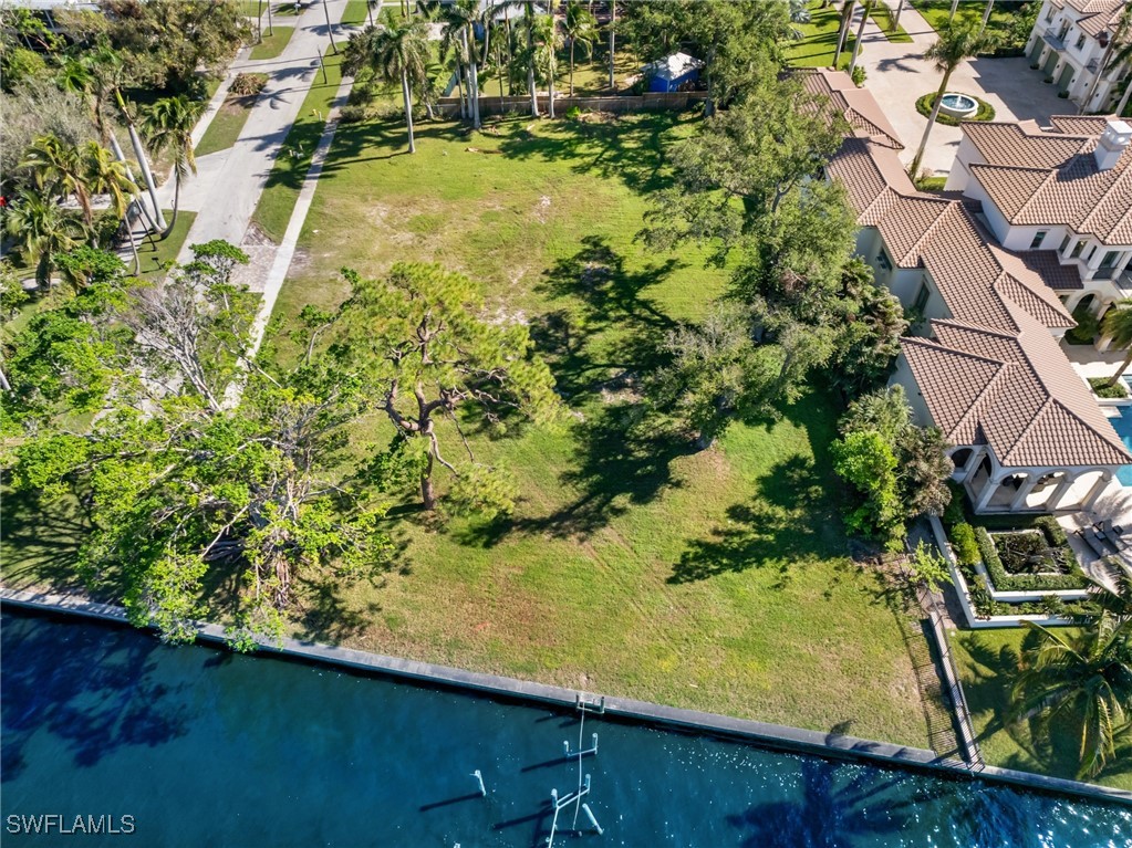 1212 Coconut DR