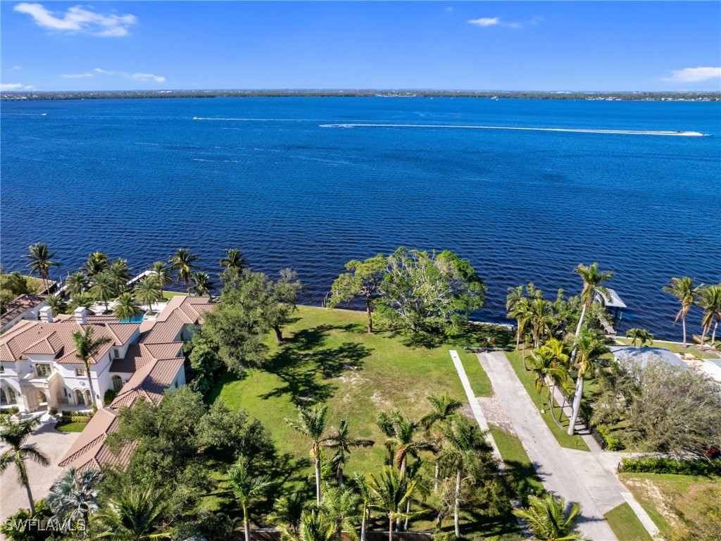 1212 Coconut DR