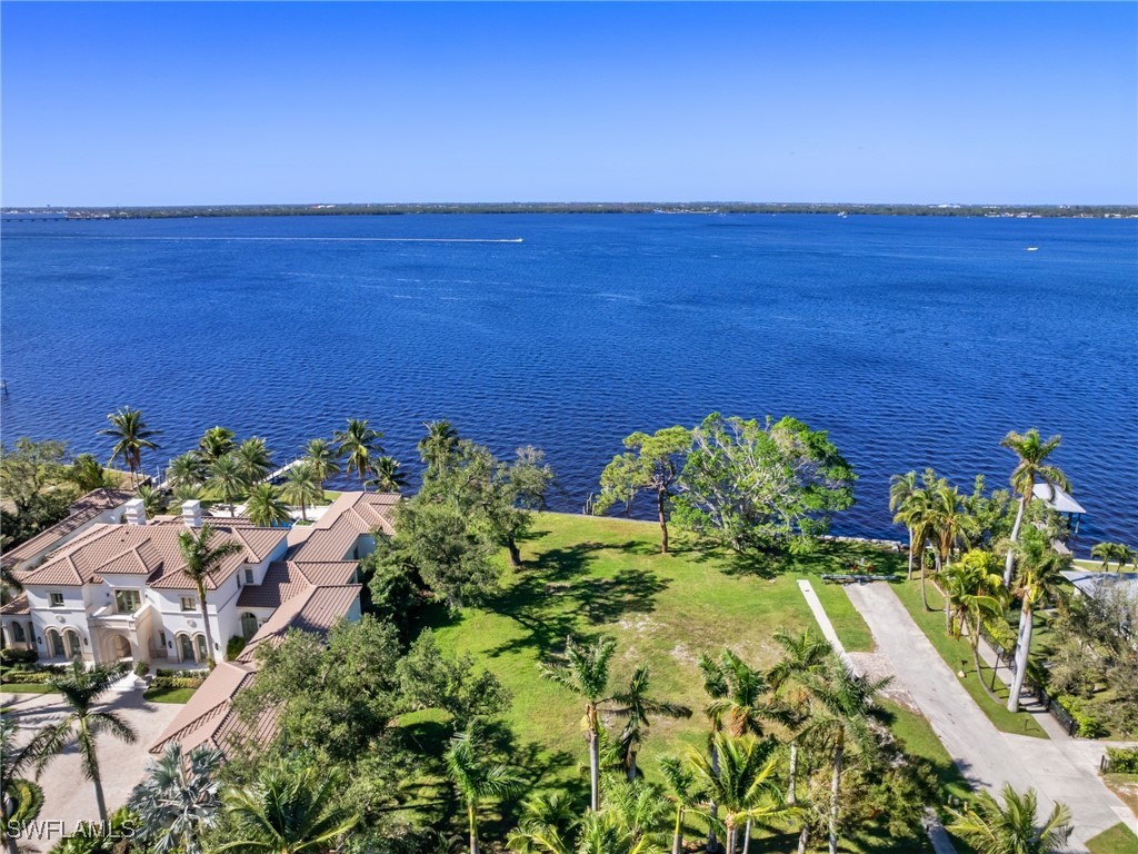 1212 Coconut DR