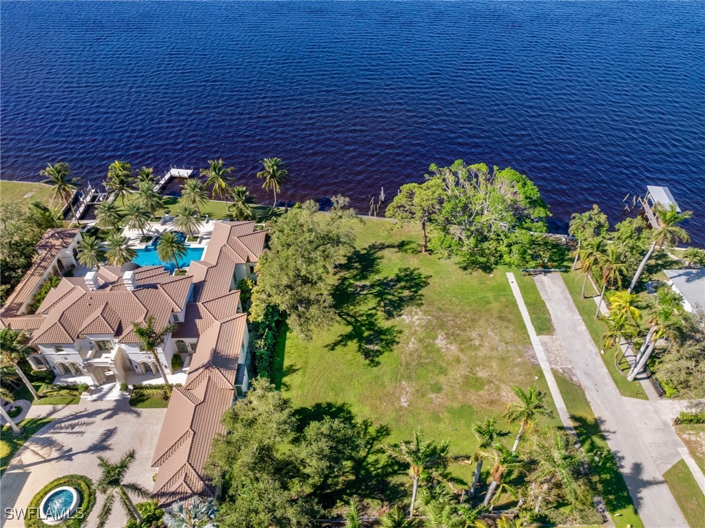 1212 Coconut DR
