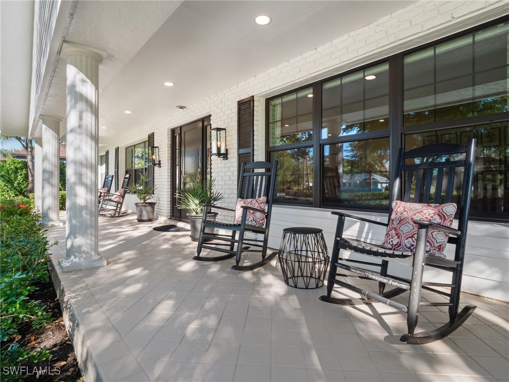 13553 Pine Villa LN
